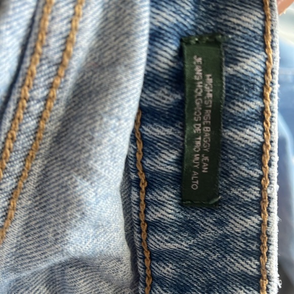 A blue/gray undertone, ripped jeans,high rise, functional jean baggy jean,cottom - Picture 8 of 11